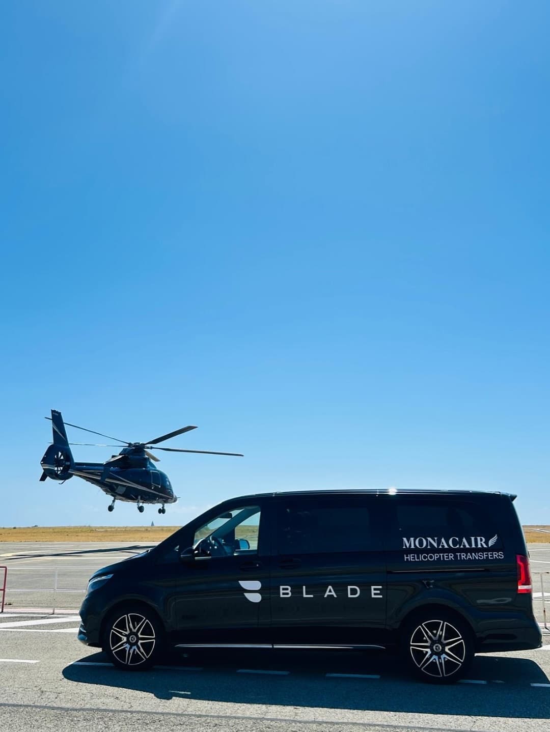 A minivan of Monacair