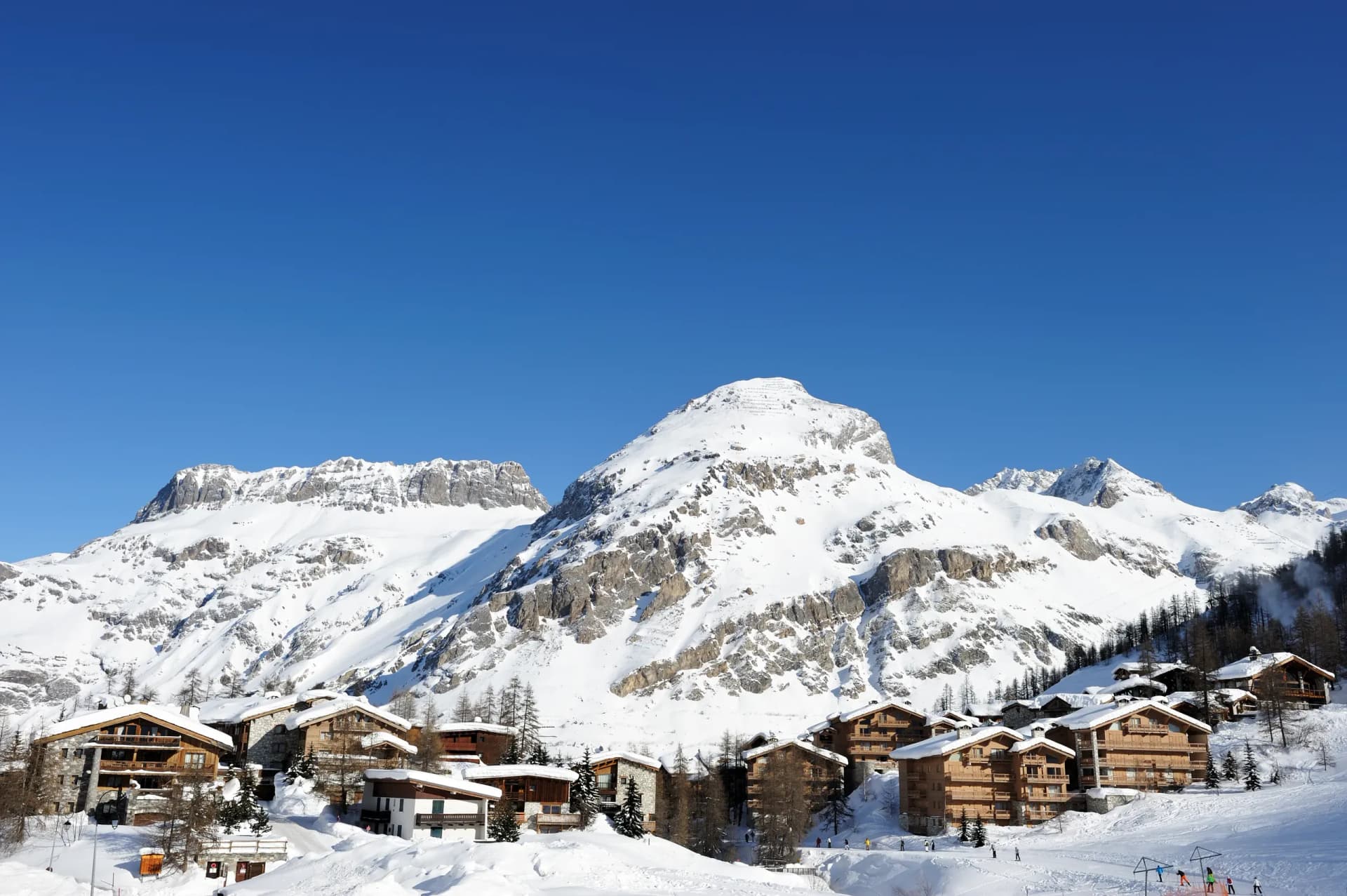 Val d'Isere mountains in snow